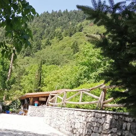Chalet Petrina Theohari Lekhouri