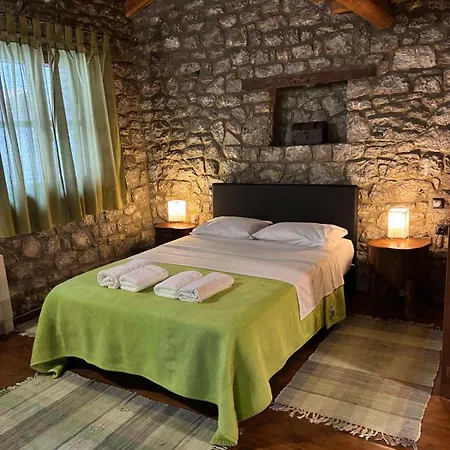 Chalet Petrina Theohari