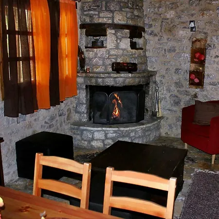 Petrina Theohari בקתה Lekhouri