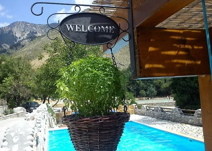 Chalet Petrina Theohari *